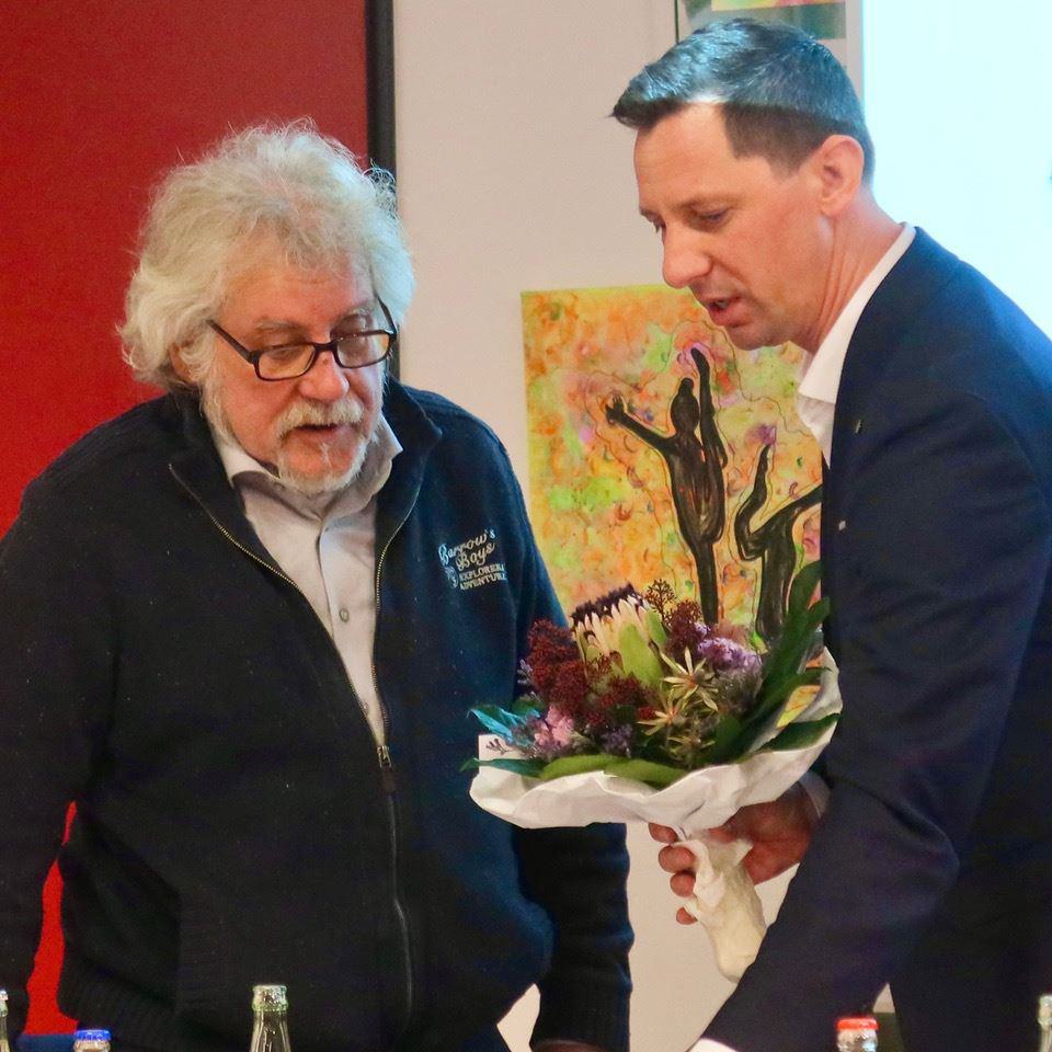 Landrat Andreas Müller und bisheriger Kreisheimatpfleger Dieter Tröps