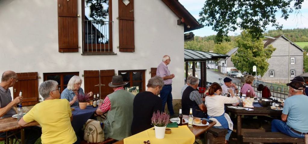 Ortsbegehung Heisberg 2026, Backes mit Blick zum Dorfweiher
